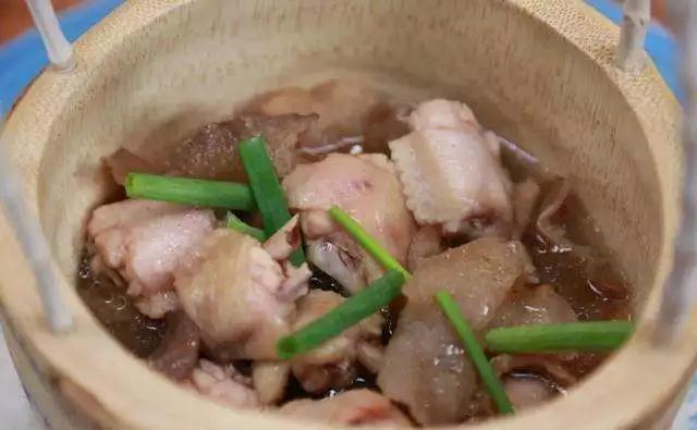 瞒不住了！马仁山庄上新私房竹筒鸡！这只鸡太好吃啦！