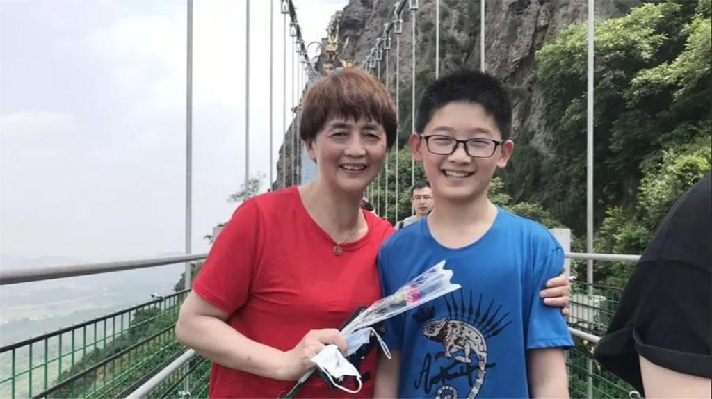 午夜熟女插插XX免费视频